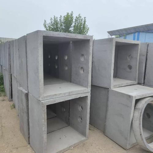 水泥預制件在現(xiàn)代城市照明工程中的應用與優(yōu)勢